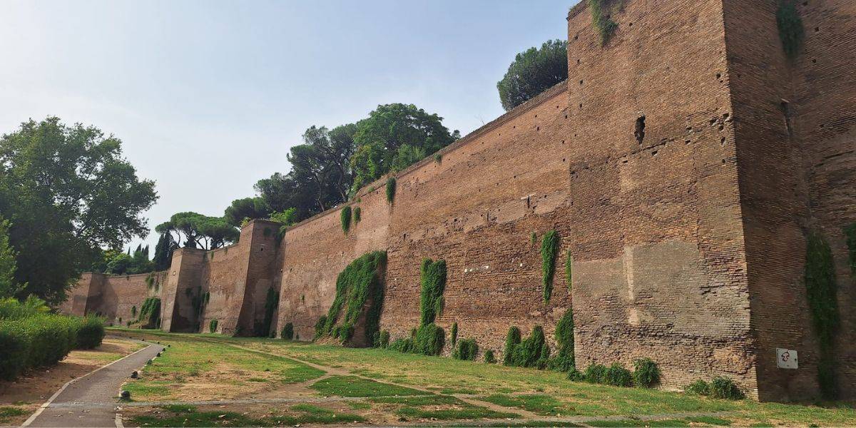 Tra Colosseo e Caffarella - Roma - Lazio Tra Colosseo e Caffarella - Roma - Lazio