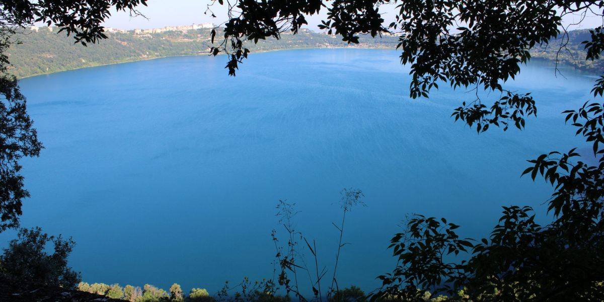 In Cammino tra Laghi e Miti - Lazio In Cammino tra Laghi e Miti - Lazio