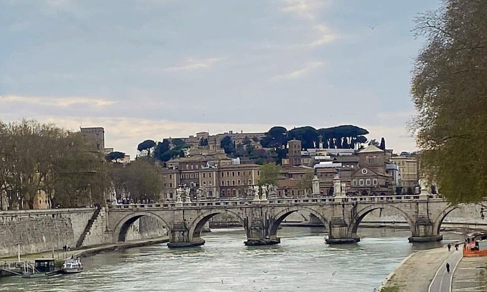 CAMBIO PASSO. 👟 Ottobre a Roma: un trekkincittà da sentire 🍂✨