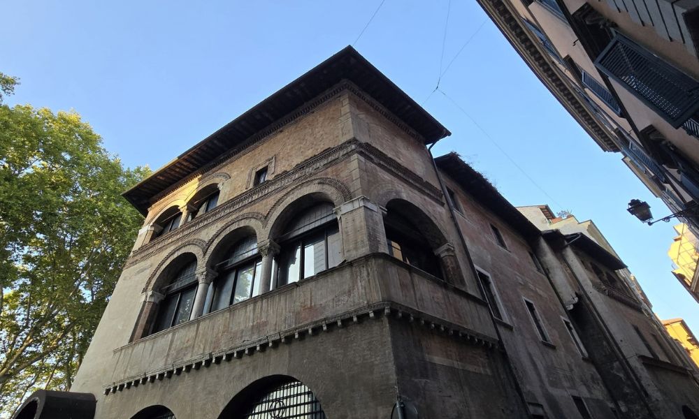 “Camminando tra i versi – Da Via dell’Orso a Piazza Belli”.