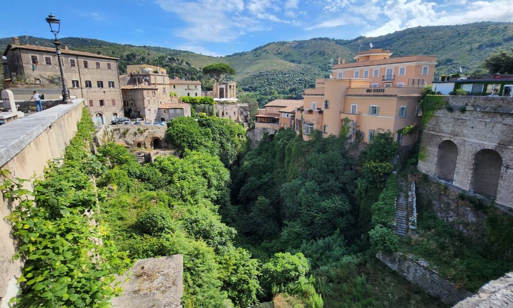 “Anello del Monte Catillo: sughere e panorami su Tivoli”.