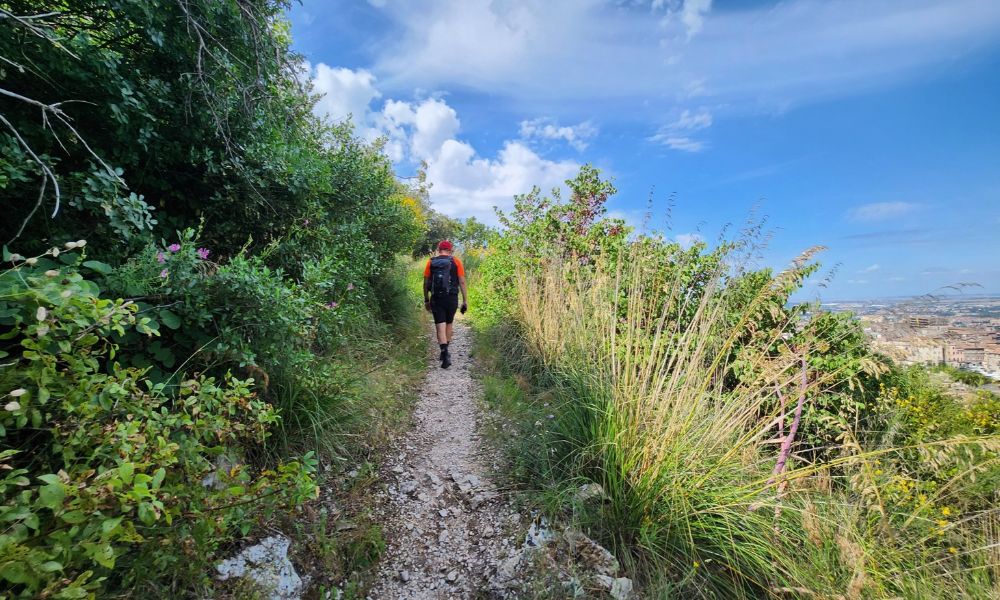 “Anello del Monte Catillo: sughere e panorami su Tivoli”.