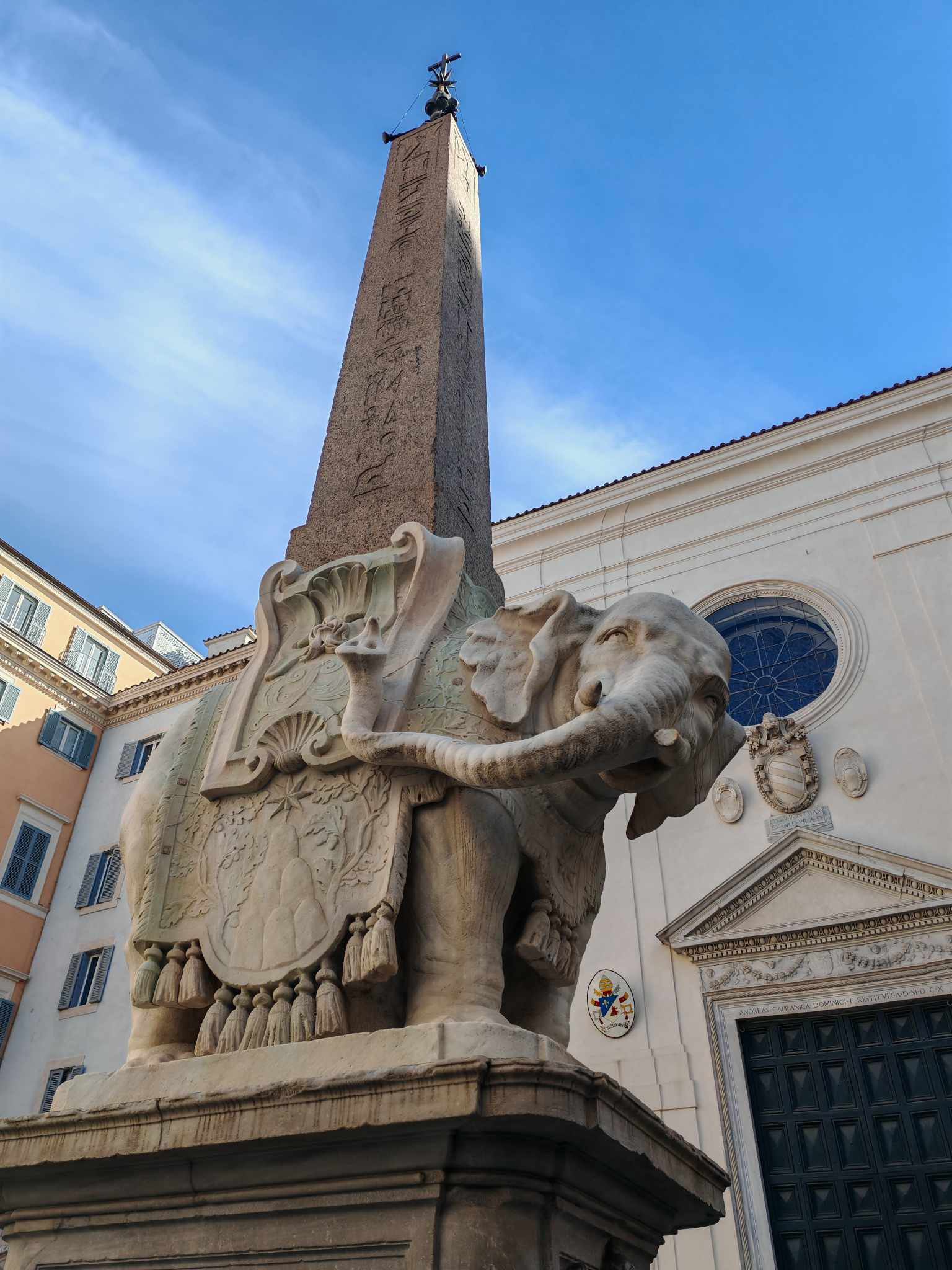 Roma Magica tra simboli, fulmini e rituali esoterici