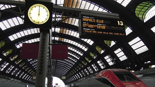 Trekking Urbano tra i Tesori Nascosti e i Rioni Storici di Napoli